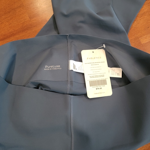 Fabletics High-Waist Minimalist Leggings - Picture 3 of 4